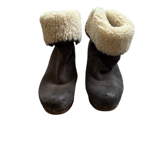 Ugg Lynnae Suede Leather Brown Fold Over Shearling Clogs Booties Size 8 - Picture 2 of 6